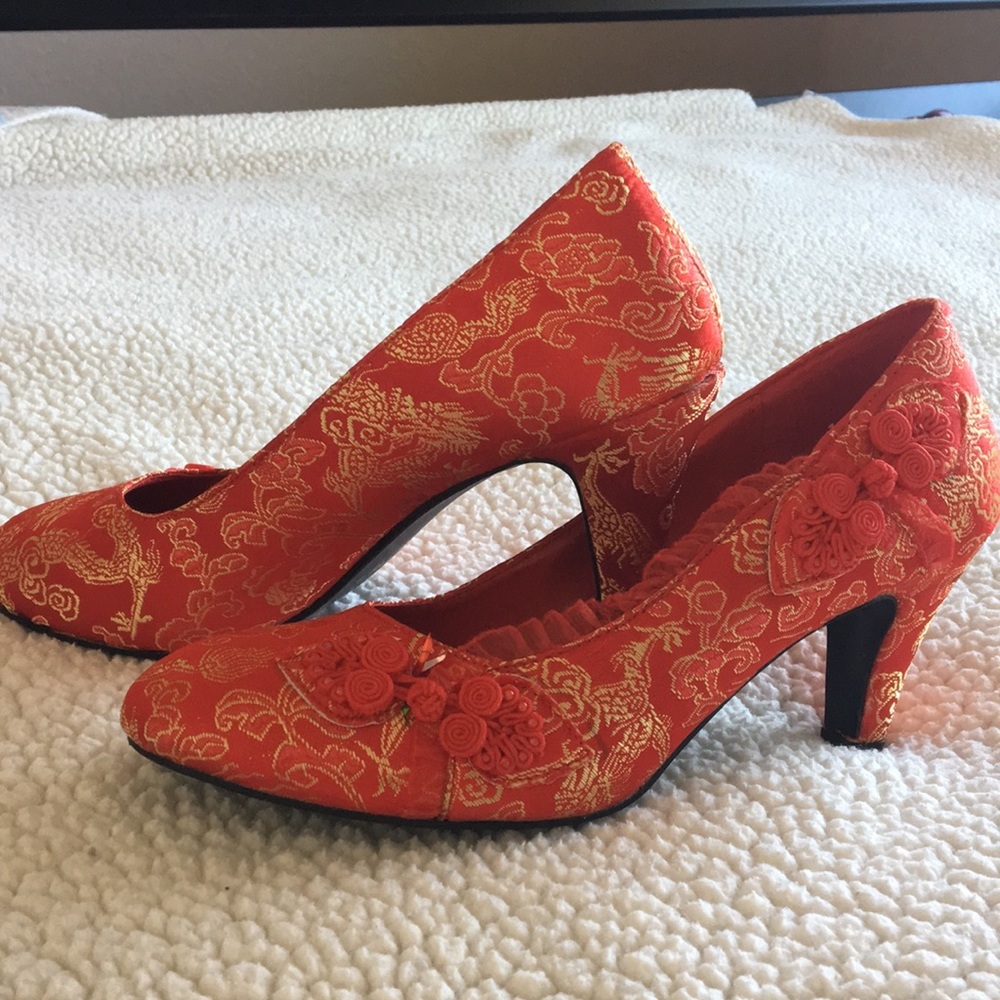 Intricate Embroidered heels with lace size 9